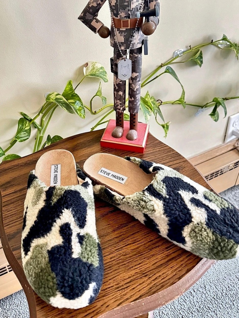 Steve Madden Camo Fuzzy Clog Mule Sandals in Green & Black
